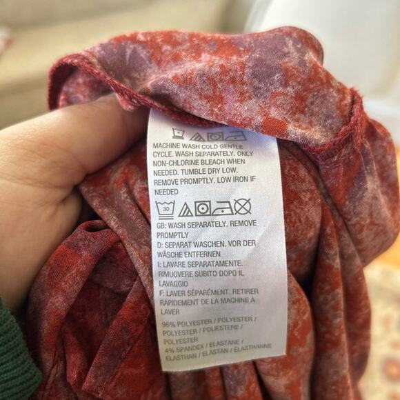 LOGO Lori Goldstein Red Abstract Print Ruffle Hem  Blouse - Picture 5 of 8